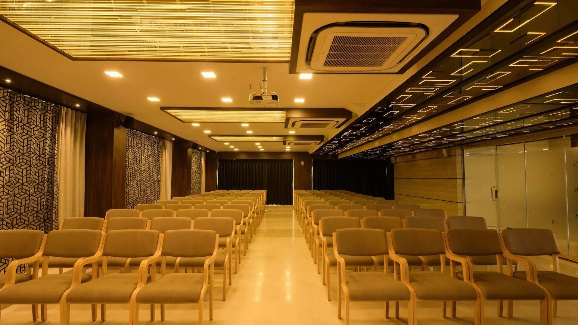 Roopa Elite Hotel Mysore